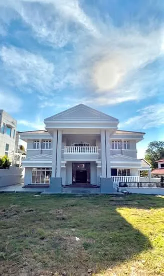 Prime D15 Huge Land Bungalow image 1 of 10
