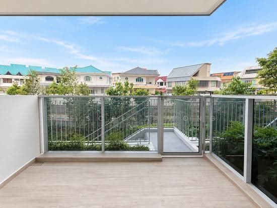 Grand Dunman image 1 of 10
