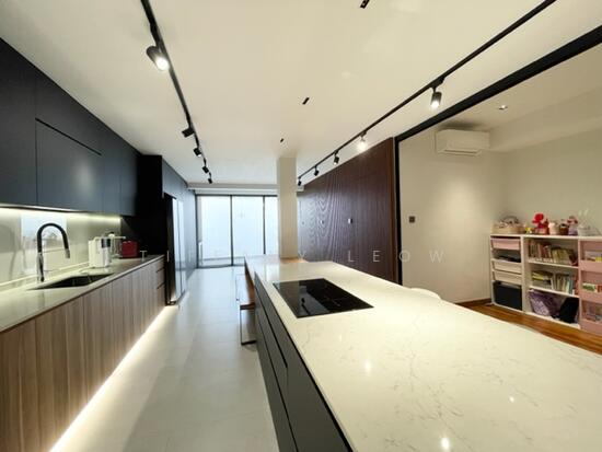 ***NEWLY RENOVATED 2 STY TERR NEAR MRT! photo 2