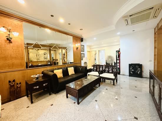 GOLD COAST CONDOMINIUM photo 3