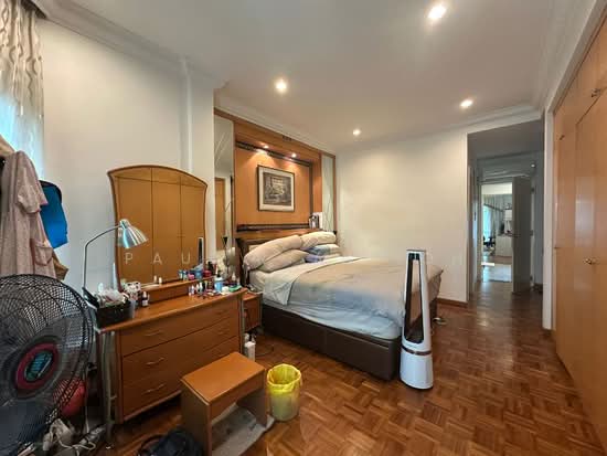 GOLD COAST CONDOMINIUM photo 3