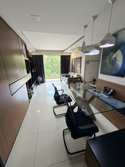 475B UPPER SERANGOON CRESCENT image 1 of 9