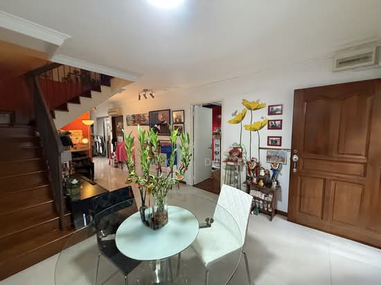 542 SERANGOON NORTH AVENUE 4 photo 2