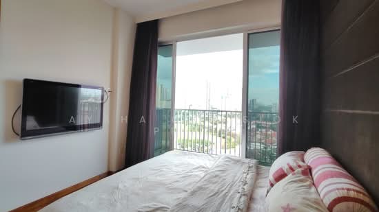THE PARC CONDOMINIUM photo 5