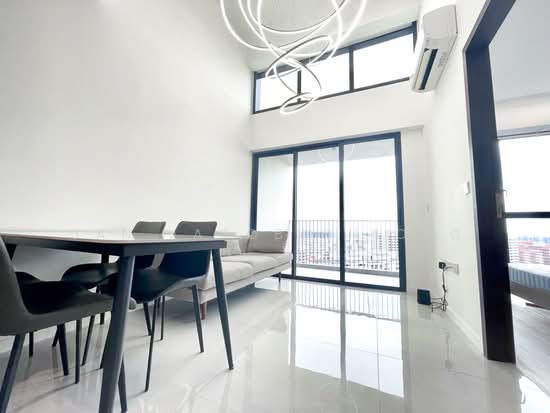 RIVERFRONT RESIDENCES photo 2