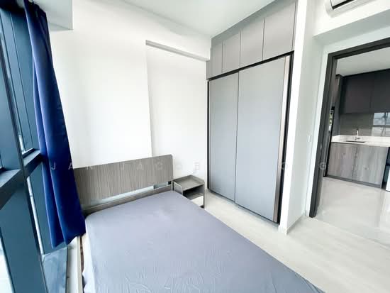 RIVERFRONT RESIDENCES photo 3