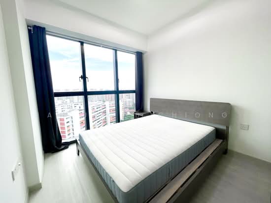RIVERFRONT RESIDENCES photo 5