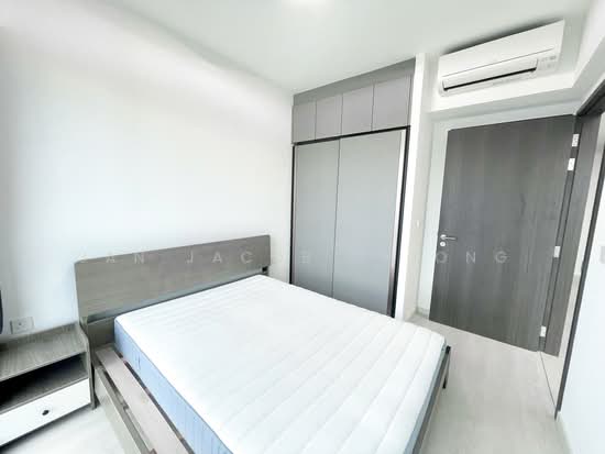 RIVERFRONT RESIDENCES photo 6
