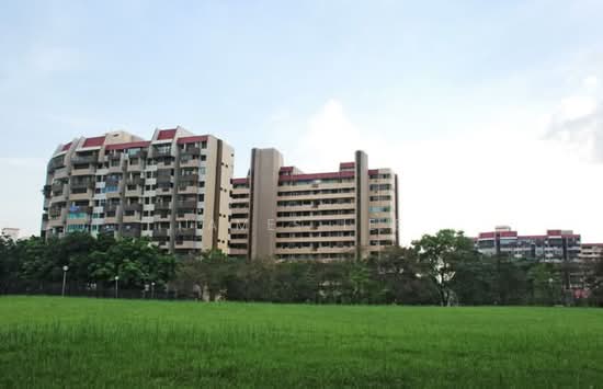 LAKEPOINT CONDOMINIUM photo 2