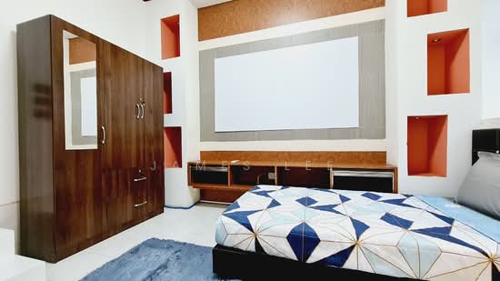 LAKEPOINT CONDOMINIUM photo 4