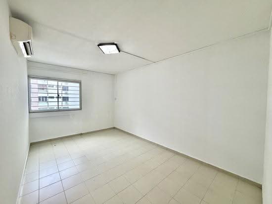 877 TAMPINES STREET 84 photo 4