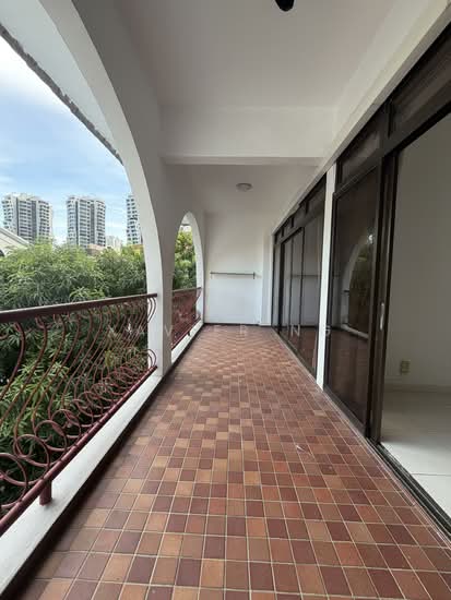 JERVOIS GROVE photo 3
