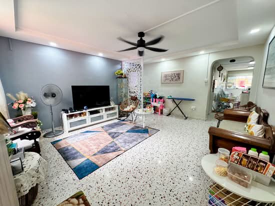 704 HOUGANG AVENUE 2 photo 3