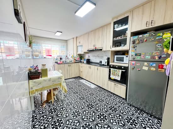 704 HOUGANG AVENUE 2 photo 4