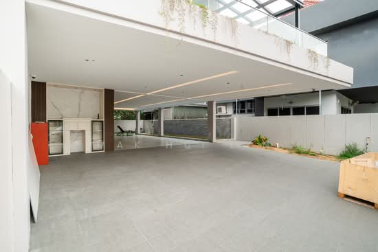 Newly TOP 3.5 Storey Corner Terrace with Swimming Pool & Private Lift along Jalan Baiduri photo 3