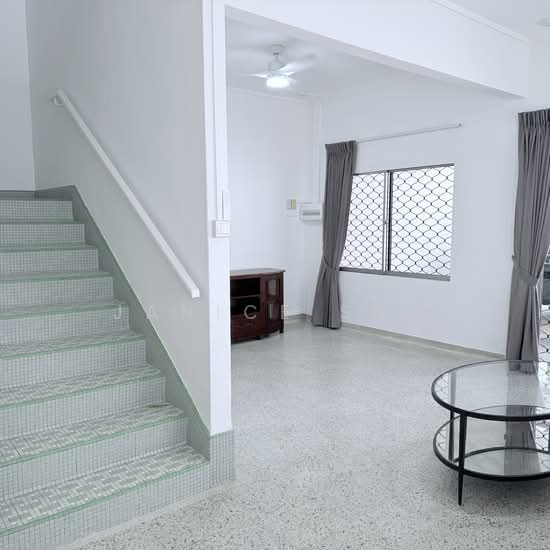 Newly Renovated Terrace in Kovan (Near Kovan MRT & Heartland/NEX Mall) photo 2