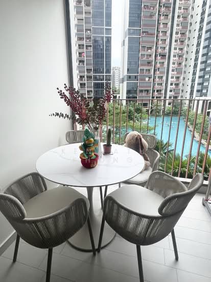 RIVERFRONT RESIDENCES photo 2
