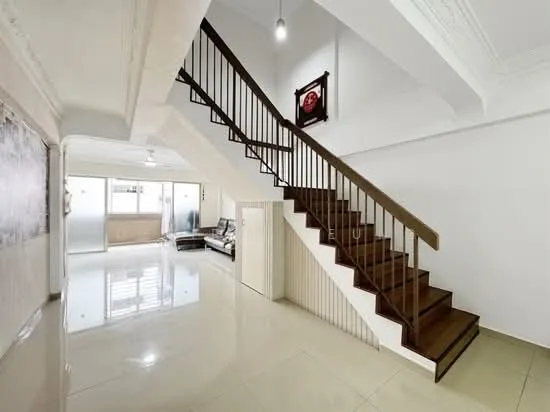 640 Hougang Avenue 8 image 1 of 10