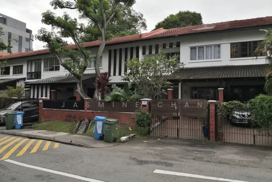 Thomson Hills photo 6