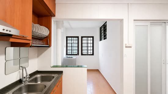 609 WOODLANDS RING ROAD photo 5