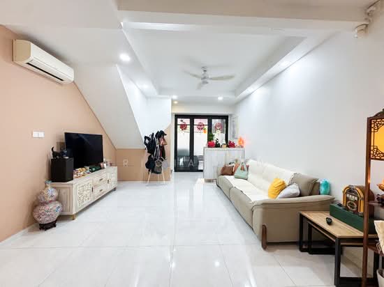 Rare D20 Freehold Terrace for Sale, Spacious Bright Breezy, Well Renovated, 10 mins walk to Marymoun image 1 of 10