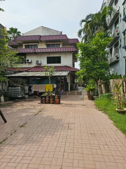 1KM to Tao Nan! Rare 3-Storey Semi-D | Huge 5,710 sqft Land | Only 14XX PSF image 1 of 6