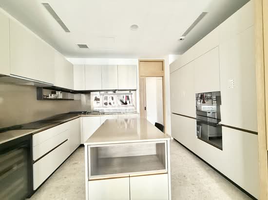 THE AVENIR photo 6