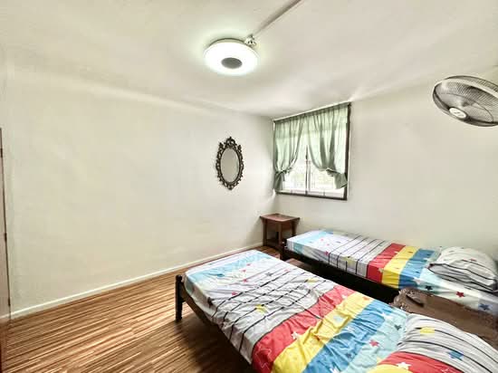 16 EUNOS CRESCENT photo 3