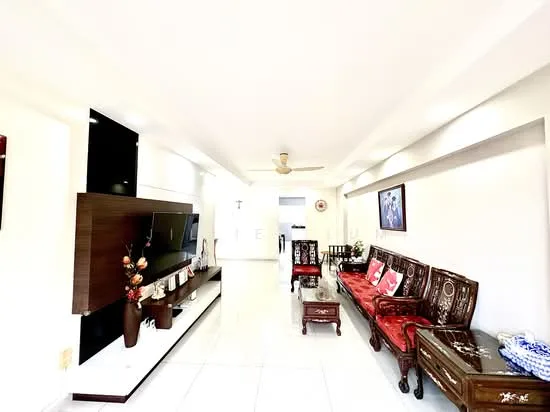 669 Hougang Avenue 8 image 1 of 10
