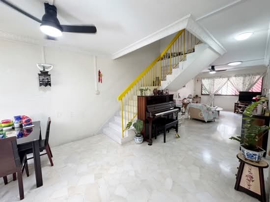 10 TOH YI DRIVE photo 3