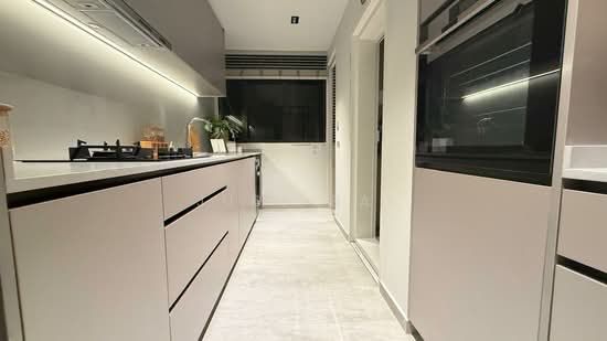 Cheap! FREEHOLD 3BR at West Coast photo 5