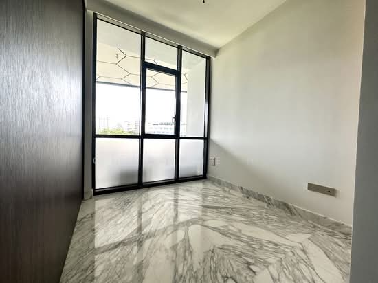 188 Holland Road photo 2