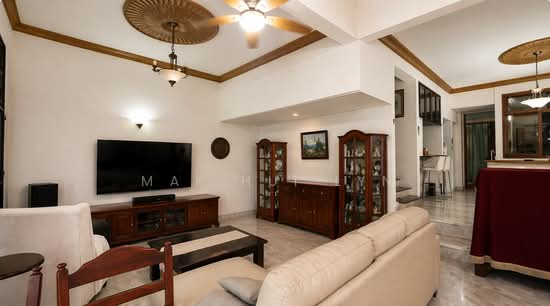 Classic Freehold 3 Storey Semi D in D16. Walkable to Bedok Simpang! image 1 of 10