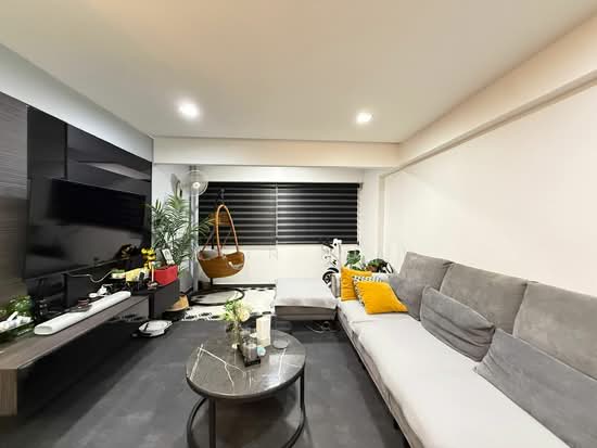 299B COMPASSVALE STREET image 1 of 5