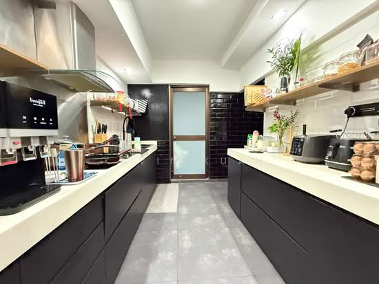 299B COMPASSVALE STREET photo 4