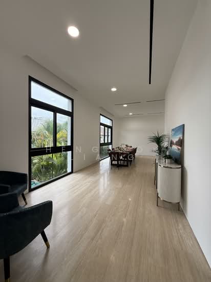 Grove Drive photo 5