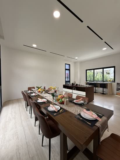 Grove Drive photo 6