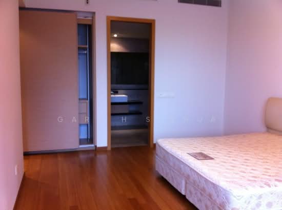 MARINA BAY RESIDENCES photo 5
