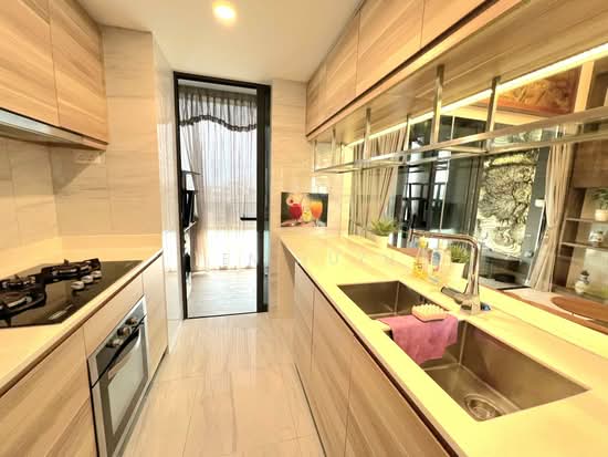 THE POIZ RESIDENCES photo 3