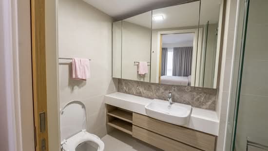 THE LAKEFRONT RESIDENCES photo 4