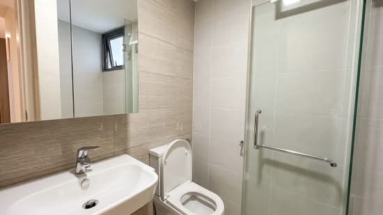THE LAKEFRONT RESIDENCES photo 6