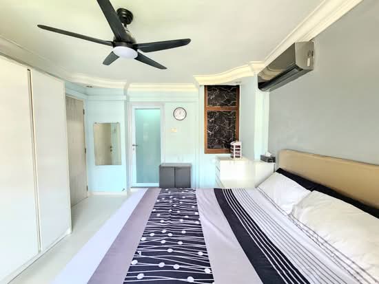 468 SEGAR ROAD photo 4