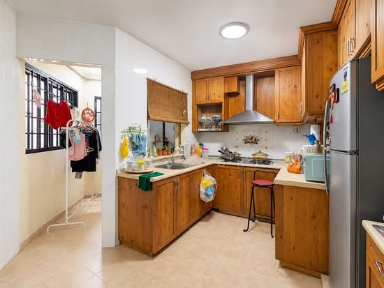 148 RIVERVALE CRESCENT photo 6
