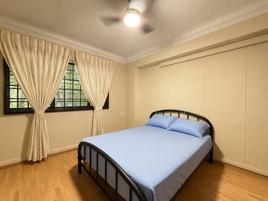 648 WOODLANDS RING ROAD photo 3