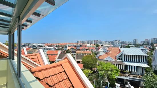 Renov D16 3000+sf, Inter-Terrace - 6bed 4bath - 10min Tenah Merah MRT - Siglap Mall Sungei Bedok MRT image 1 of 10