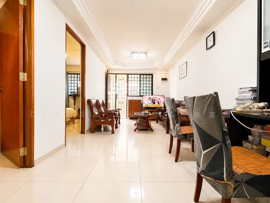 215 BOON LAY PLACE photo 2