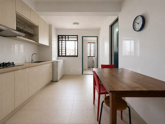 215 BOON LAY PLACE photo 5