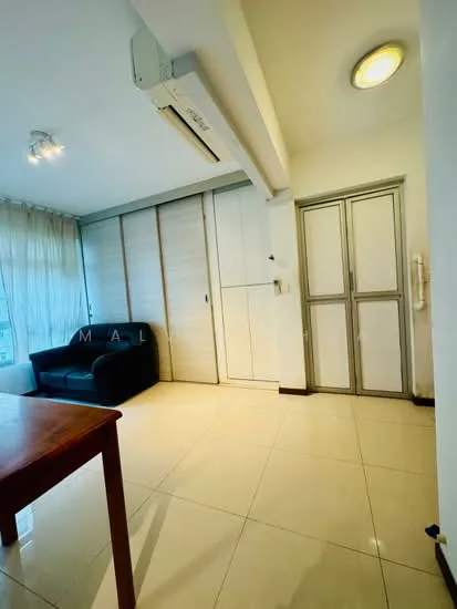 130A Canberra Crescent image 1 of 7