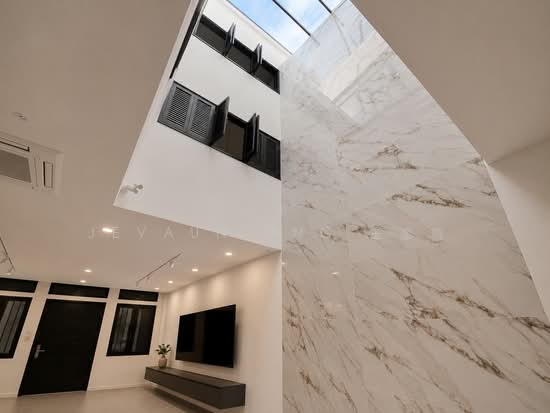 Freehold, Well-Renovated 3-Storey Landed with A&A Done | Move-In Ready | Heart of River Valley photo 5