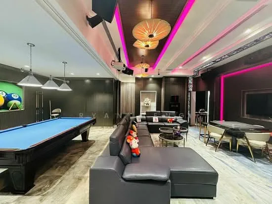 Vieiwng this weekend| Modern Detached Home w. Basement, Lift & Pool | 7,500 sqft Luxury Living image 1 of 10